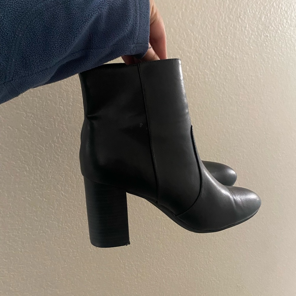 Black boots size 10